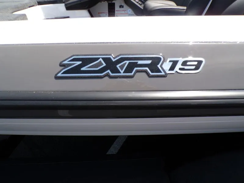 Slide: The Image of 2025 Skeeter ZXR19 logo on boat exterior. - 18