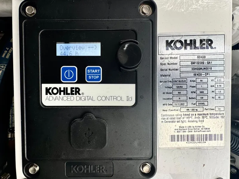 Slide: The Image of Cruisers Yachts 34 GLS I/O 2023 - 59