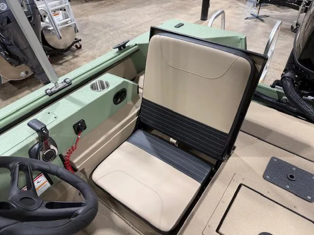 Slide: The Image of SeaArk Easy 200 / SUZUKI DF200 2025 - 12