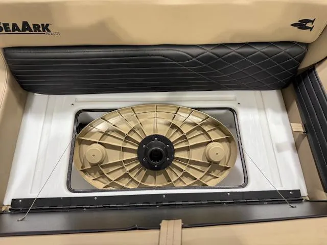 Slide: The Image of SeaArk Easy 200 / SUZUKI DF200 2025 - 16