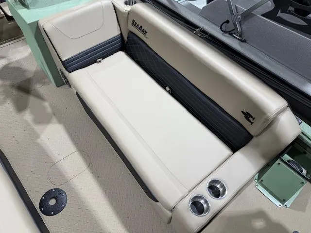 Slide: The Image of SeaArk Easy 200 / SUZUKI DF200 2025 - 17