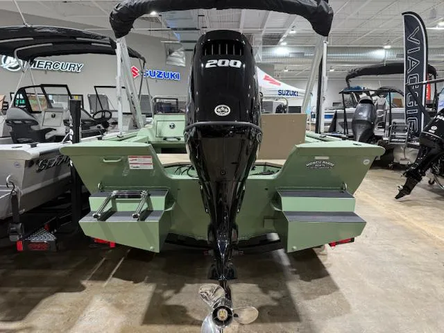 Slide: The Image of SeaArk Easy 200 / SUZUKI DF200 2025 - 2
