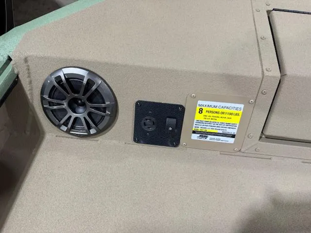 Slide: The Image of SeaArk Easy 200 / SUZUKI DF200 2025 - 23