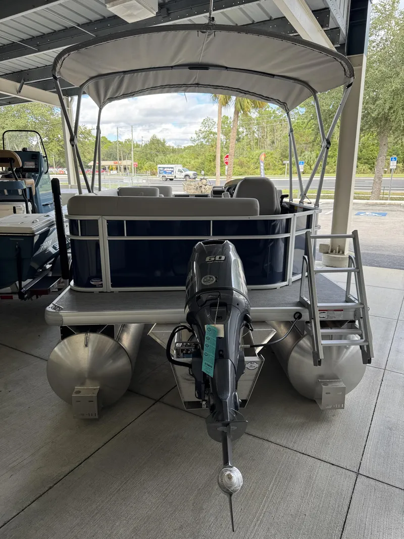 Slide: The Image of Sweetwater Xperience Cruise 1680 CX 2025 - 23