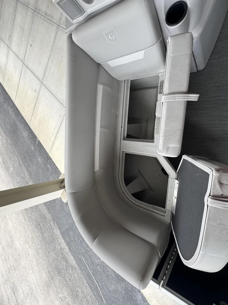 Slide: The Image of Sweetwater Xperience Cruise 1680 CX 2025 - 29