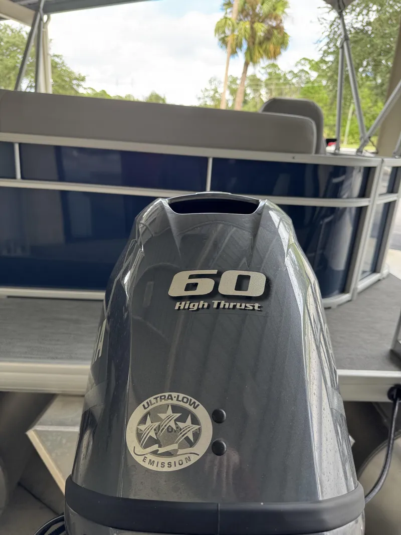 Slide: The Image of Sweetwater Xperience Cruise 1680 CX 2025 - 36