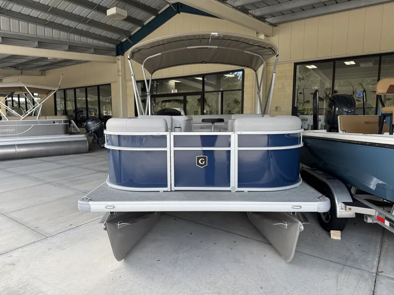 Slide: The Image of Sweetwater Xperience Cruise 1680 CX 2025 - 4