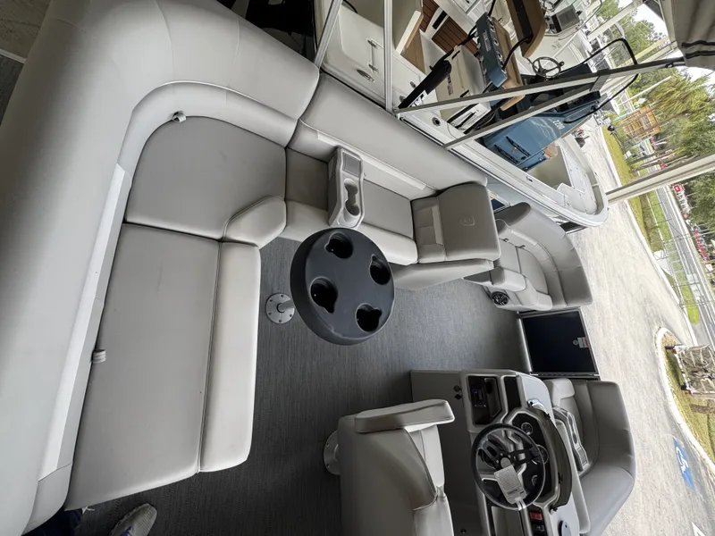 Slide: The Image of Sweetwater Xperience Cruise 1680 CX 2025 - 6