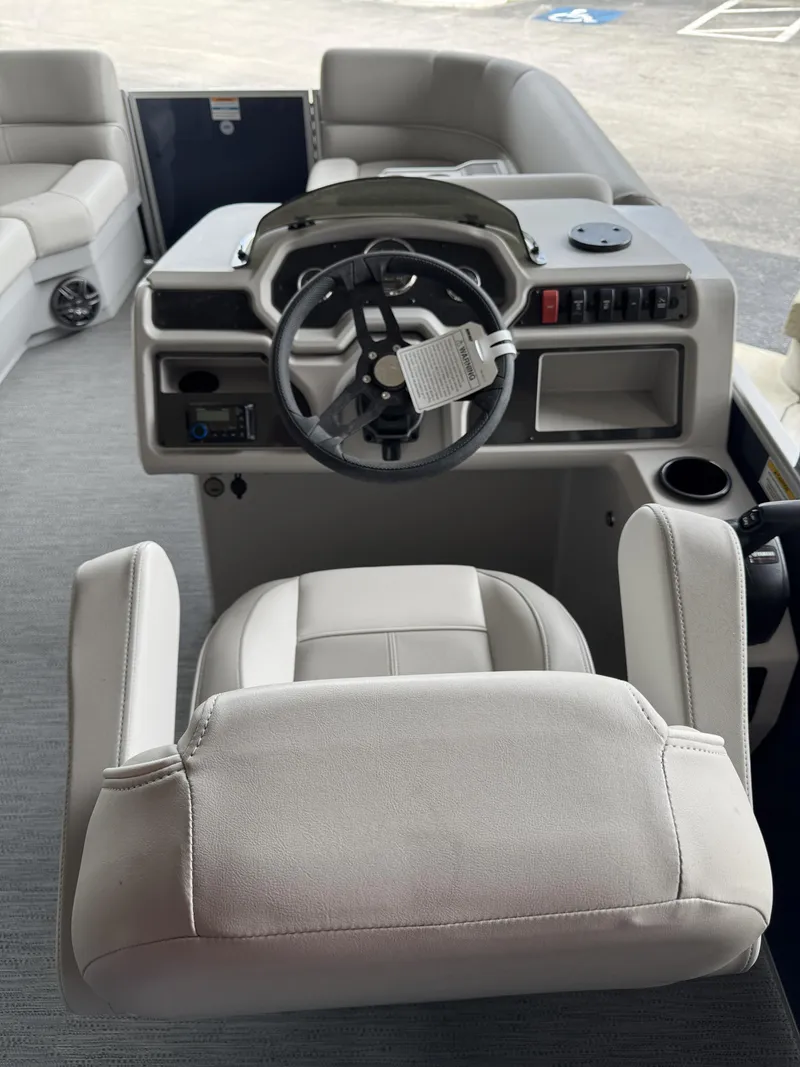 Slide: The Image of Sweetwater Xperience Cruise 1680 CX 2025 - 7