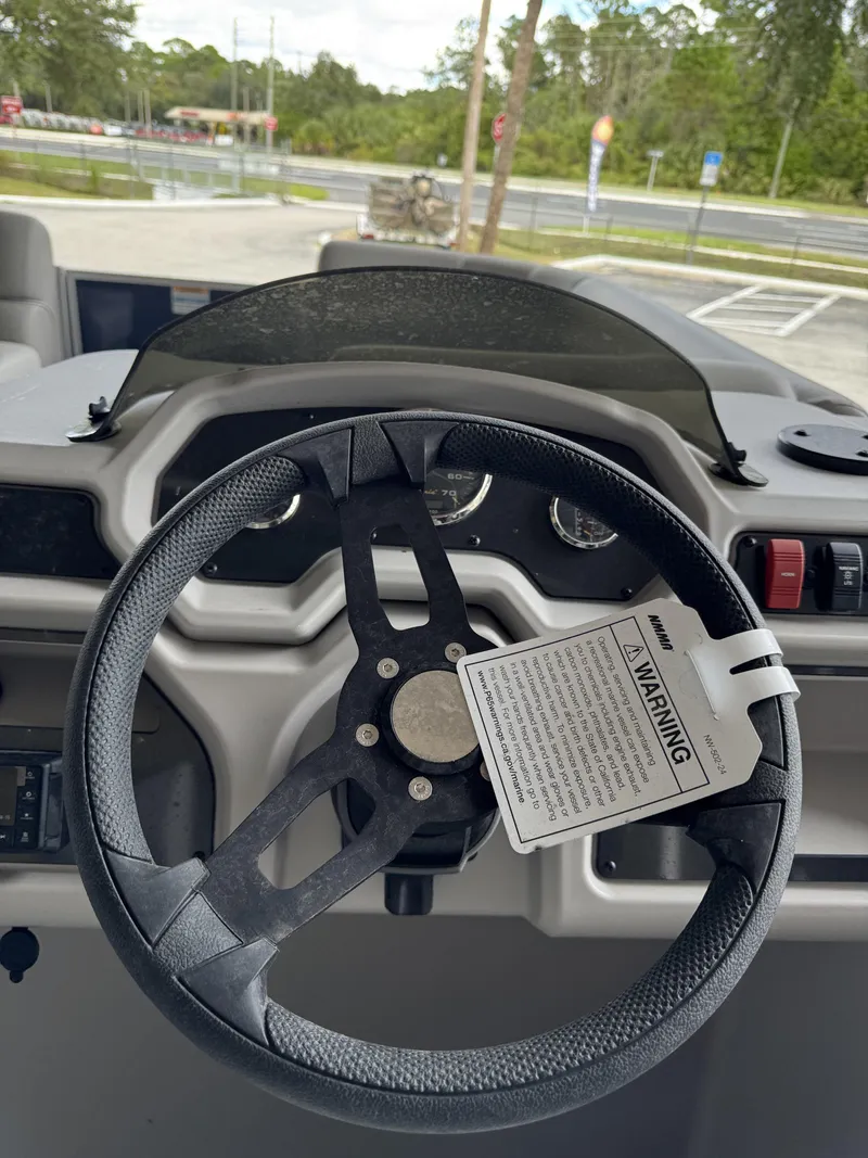 Slide: The Image of Sweetwater Xperience Cruise 1680 CX 2025 - 9