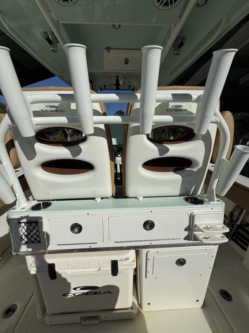 Slide: The Image of Cobia 265 Open Center Console 2025 - 12