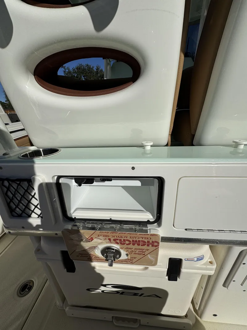 Slide: The Image of Cobia 265 Open Center Console 2025 - 36