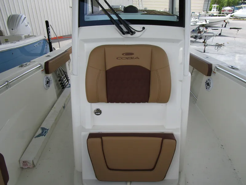 Slide: The Image of Cobia 265 Open Center Console 2025 - 9