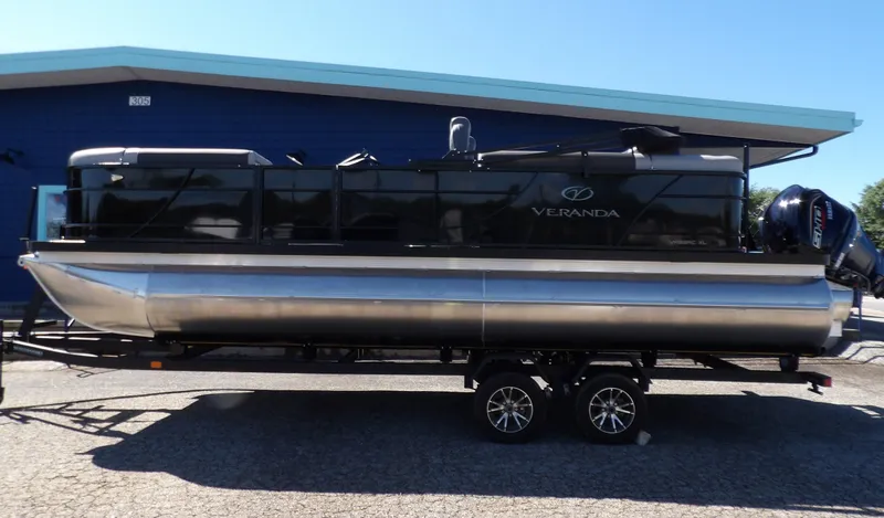 Slide: The Image of Veranda VR22RC 2025 - 1