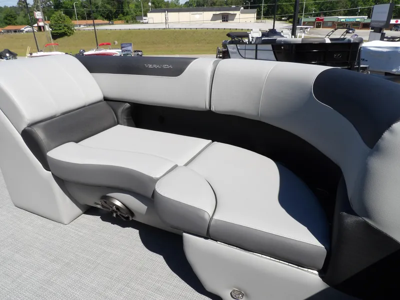 Slide: The Image of Veranda VR22RC 2025 - 7