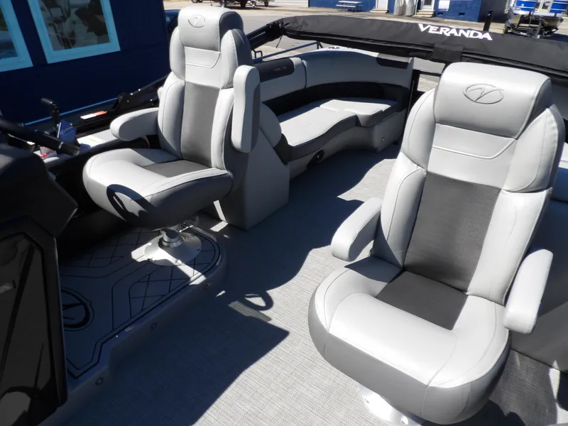 Slide: The Image of Veranda VR22RC 2025 - 8