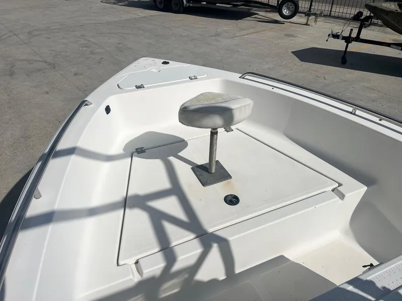Slide: The Image of 2007 Sea Fox Pro Series Center Console 197 boat deck with seating. - 9