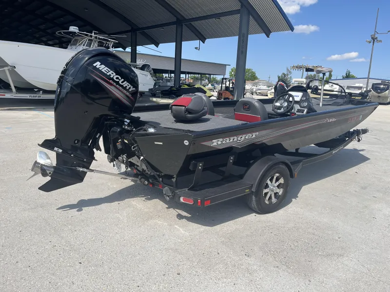 Slide: The Image of Ranger RT198P 2017 - 12