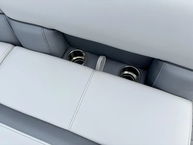 Slide: The Image of Bentley Pontoons Legacy 223 Navigator 2025 - 20