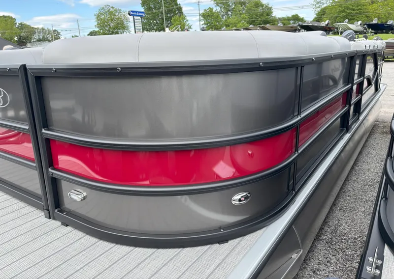 Slide: The Image of Bentley Pontoons Legacy 223 Navigator 2025 - 3