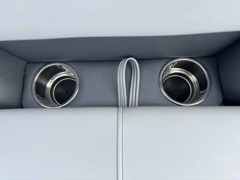 Slide: The Image of Bentley Pontoons Legacy 223 Navigator 2025 - 4