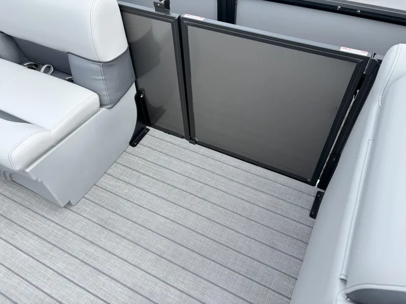 Slide: The Image of Bentley Pontoons Legacy 223 Navigator 2025 - 8