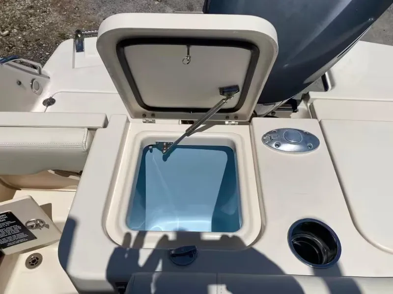 Slide: The Image of Grady-White Freedom 235 2018 - 13