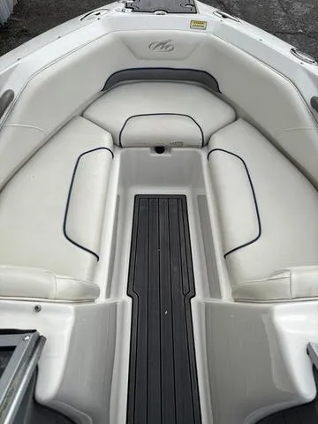 Slide: The Image of Monterey SPORTBOATS 194 FS 2005 - 11