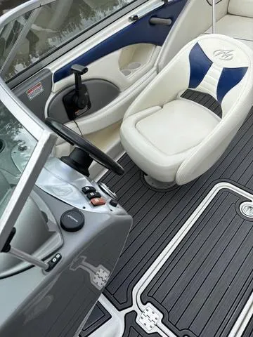 Slide: The Image of Monterey SPORTBOATS 194 FS 2005 - 14