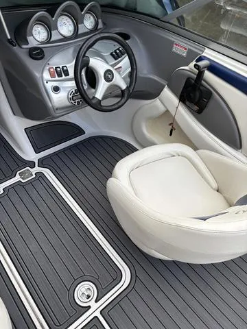 Slide: The Image of Monterey SPORTBOATS 194 FS 2005 - 8