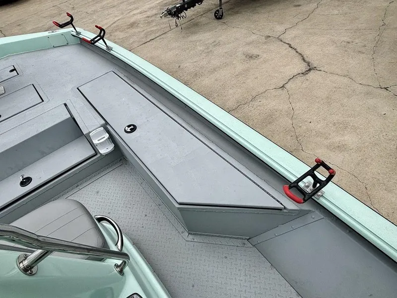 Slide: The Image of SeaArk BXT 220 2023 - 10