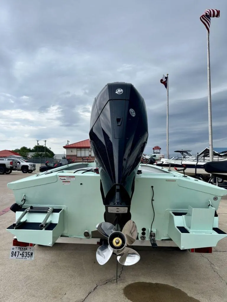 Slide: The Image of SeaArk BXT 220 2023 - 11