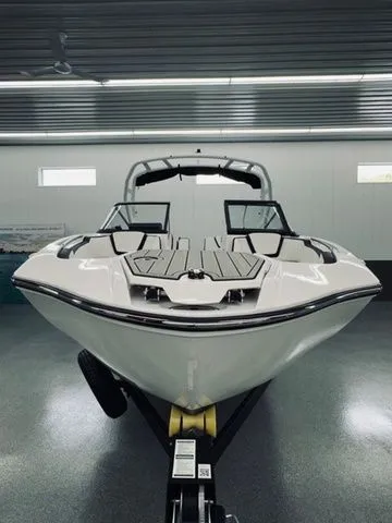 Slide: The Image of Yamaha 252S 2025 - 3