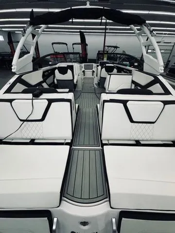 Slide: The Image of Yamaha 252S 2025 - 5