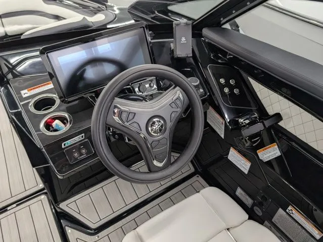 Slide: The Image of Yamaha 275SD 2025 - 7