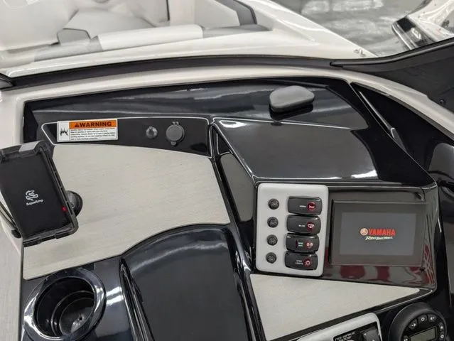 Slide: The Image of Yamaha SX220 2025 - 9