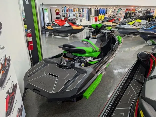 Slide: The Image of Kawasaki Waverunner Ultra 2024 - 3