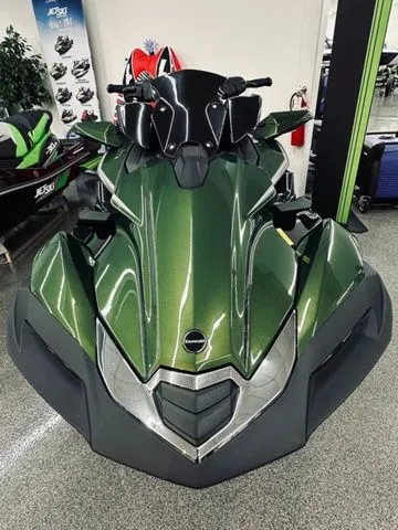 Slide: The Image of Kawasaki Ultra® 160LX 2025 - 3