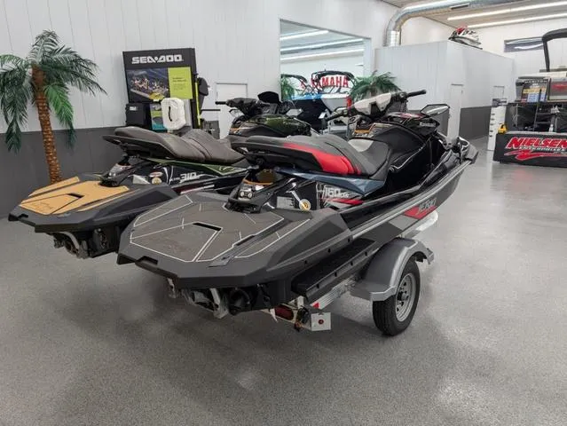 Slide: The Image of Kawasaki ULTRA 160LX-S 2025 - 4