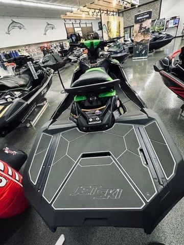 Slide: The Image of Kawasaki Ultra 310 2025 - 5