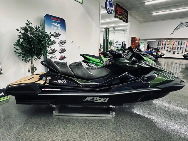 Slide: The Image of Kawasaki Ultra® 310LX 2025 - 1