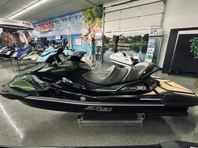 Slide: The Image of Kawasaki Ultra® 310LX 2025 - 4