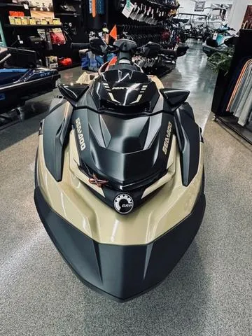 Slide: The Image of Sea-Doo RXT-X 2025 - 3