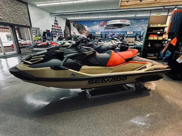 Slide: The Image of Sea-Doo RXT-X 2025 - 4