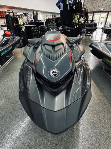 Slide: The Image of Sea-Doo GTR 2025 - 3