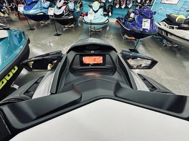 Slide: The Image of Sea-Doo GTI 2025 - 6