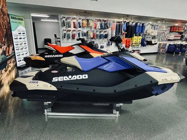 Slide: The Image of Sea-Doo Sparktrixx 2025 - 1