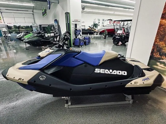 Slide: The Image of Sea-Doo Sparktrixx 2025 - 4