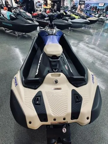 Slide: The Image of Sea-Doo Sparktrixx 2025 - 5