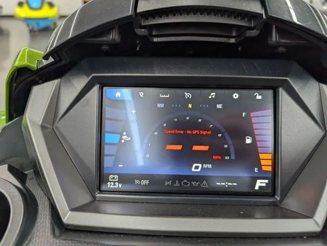 Slide: The Image of 2024 Yamaha WaveRunner FX Cruiser SVHO dashboard displaying speed error and no GPS signal. - 5